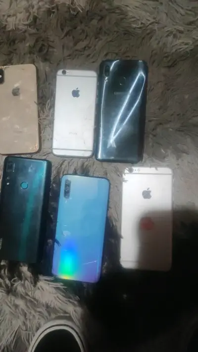 Lote de celulares usados de varias marcas - miniatura 1