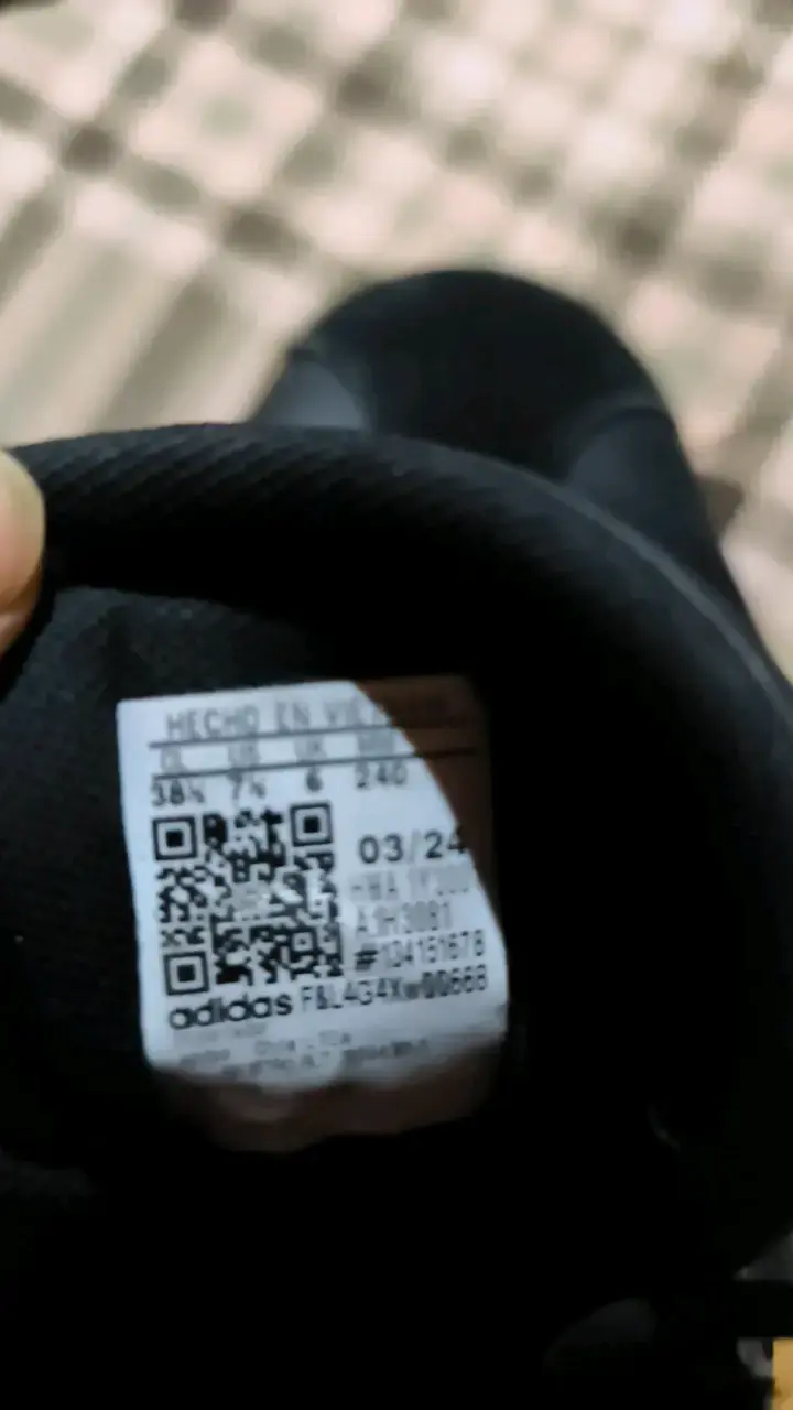 Zapatillas deportivas negras Adidas en buen estado - 4
