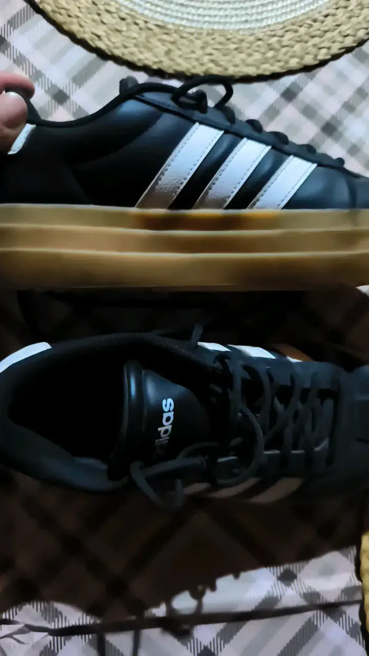 Zapatillas deportivas negras Adidas en buen estado - 6
