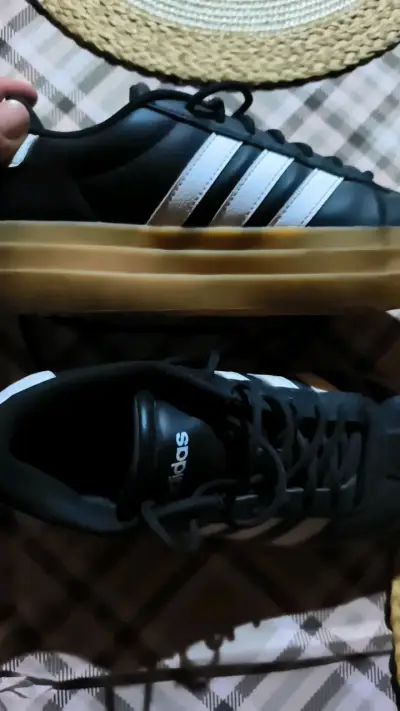 Zapatillas deportivas negras Adidas en buen estado - miniatura 6