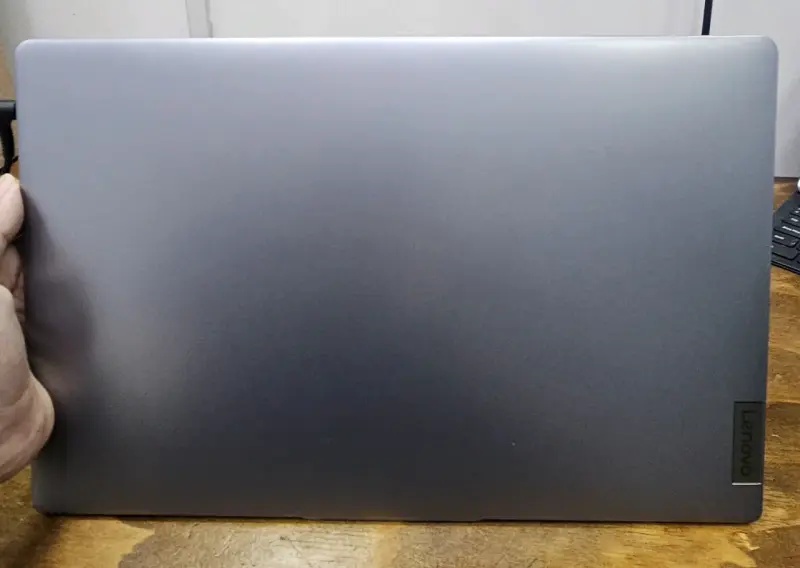 Laptop Lenovo IdeaPad Slim 3 AMD Ryzen 5 7520U - 5