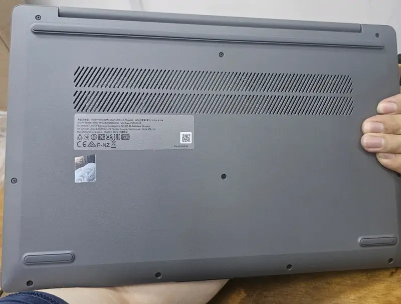 Laptop Lenovo IdeaPad Slim 3 AMD Ryzen 5 7520U - 6