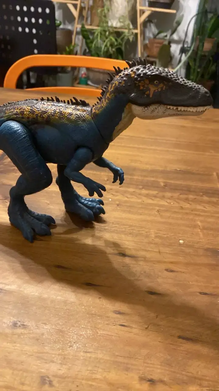Figura de carcharadontosaurus jurassic world - 1