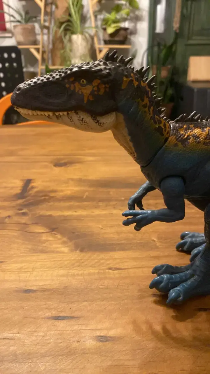 Figura de carcharadontosaurus jurassic world - 2