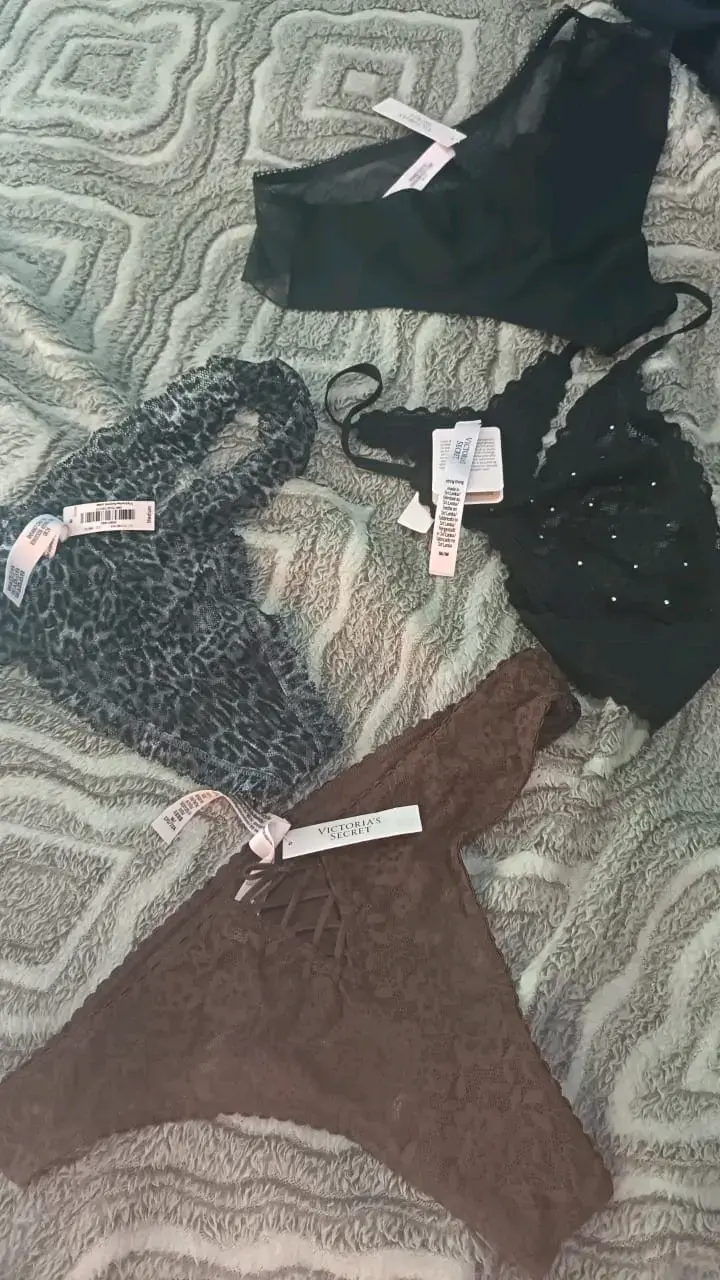 Conjunto de lencería Victoria's Secret en varios diseños