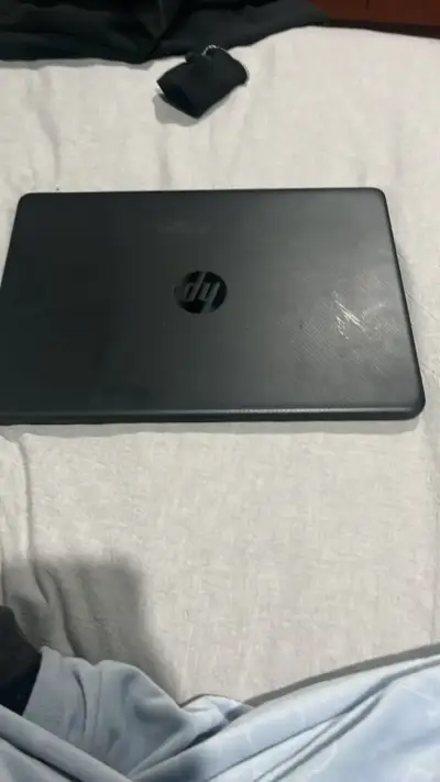 Notebook HP 14 pulgadas en buen estado - miniatura 1