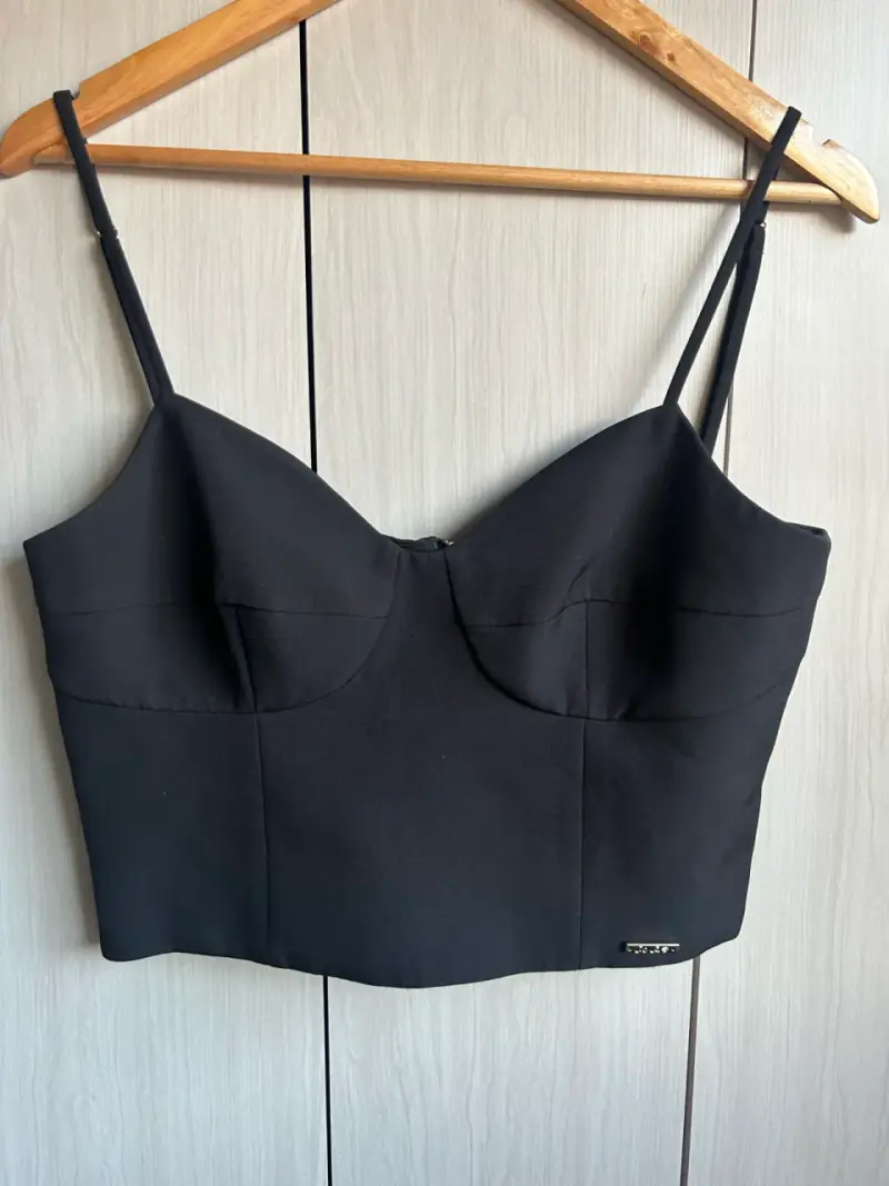 Top negro elegante Liola con tirantes - 1