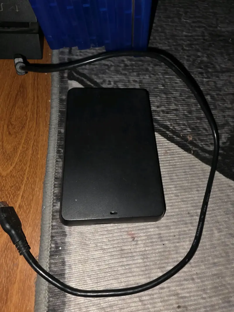 Consola PlayStation 4 con accesorios y juegos - 5