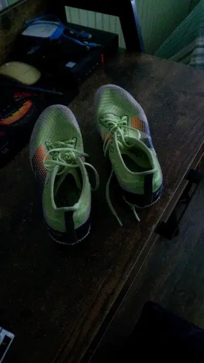 Zapatillas de Atletismo con Clavos Verdes - miniatura 1