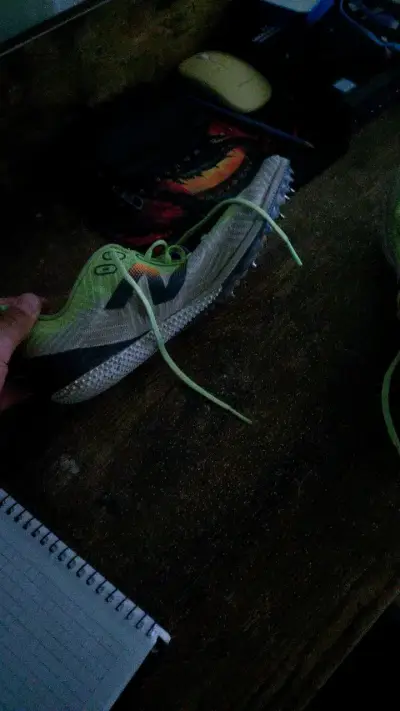 Zapatillas de Atletismo con Clavos Verdes - miniatura 2