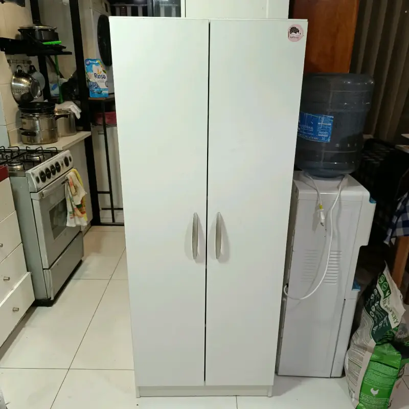 Armario Blanco con Puertas - 1