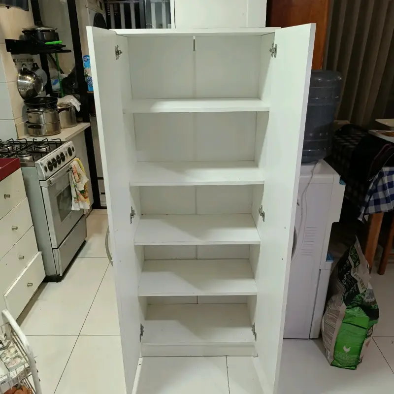 Armario Blanco con Puertas - 2