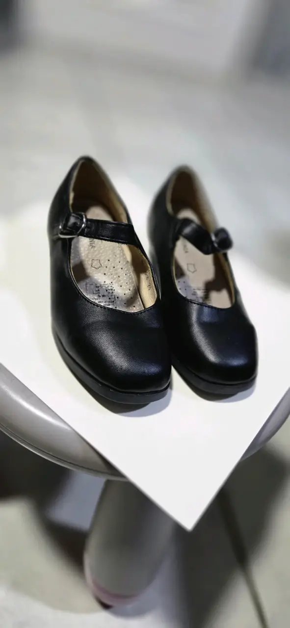 Zapatos de niña talla 24 negros con hebilla - 1