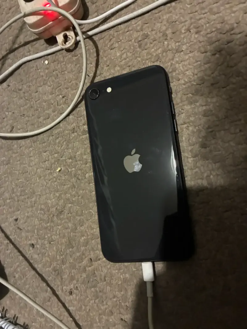 iPhone SE (Segunda generación) 64gb - 1