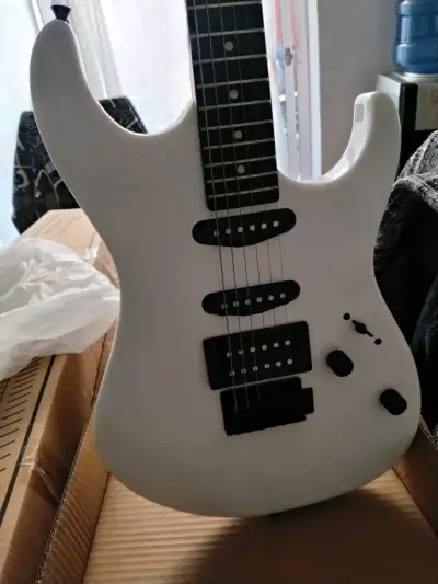 Guitarra eléctrica Tagima TG510 WH Blanca - miniatura 3
