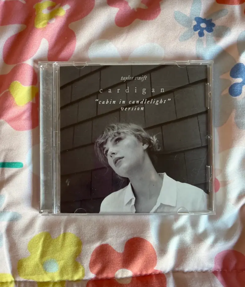 CD Taylor Swift Cardigan Cabin In Candlelight