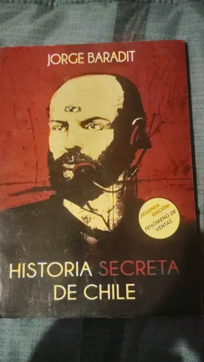 Libro 'Historia Secreta de Chile' de Jorge Baradit - miniatura 1