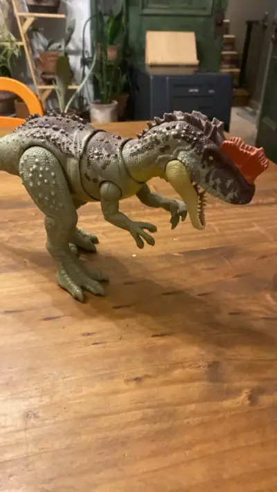 Figura dinosaurio jurassic world - miniatura 2