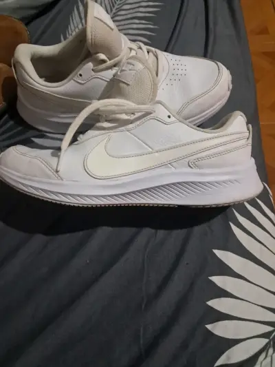 Zapatillas deportivas blancas Nike Runfast - miniatura 2