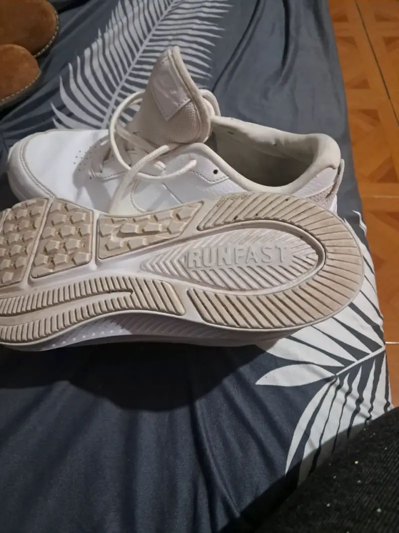 Zapatillas deportivas blancas Nike Runfast - 3