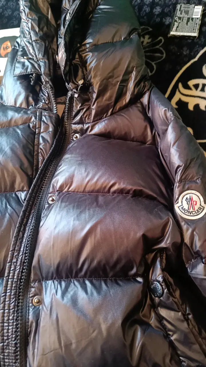 Chaqueta acolchada Moncler negra para invierno - 1