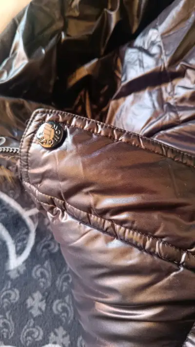Chaqueta acolchada Moncler negra para invierno - miniatura 3