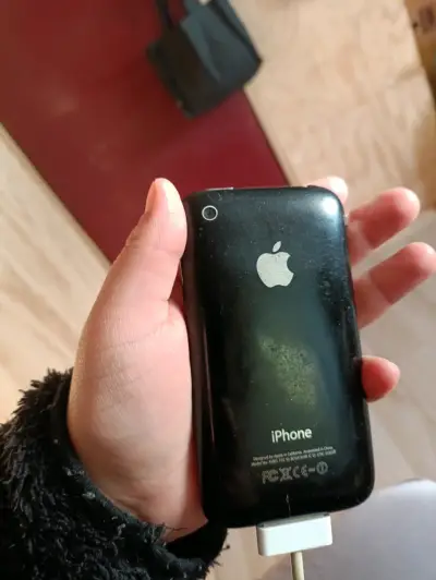 RELIQUIA iPhone 3G 8GB en buen estado general - miniatura 3