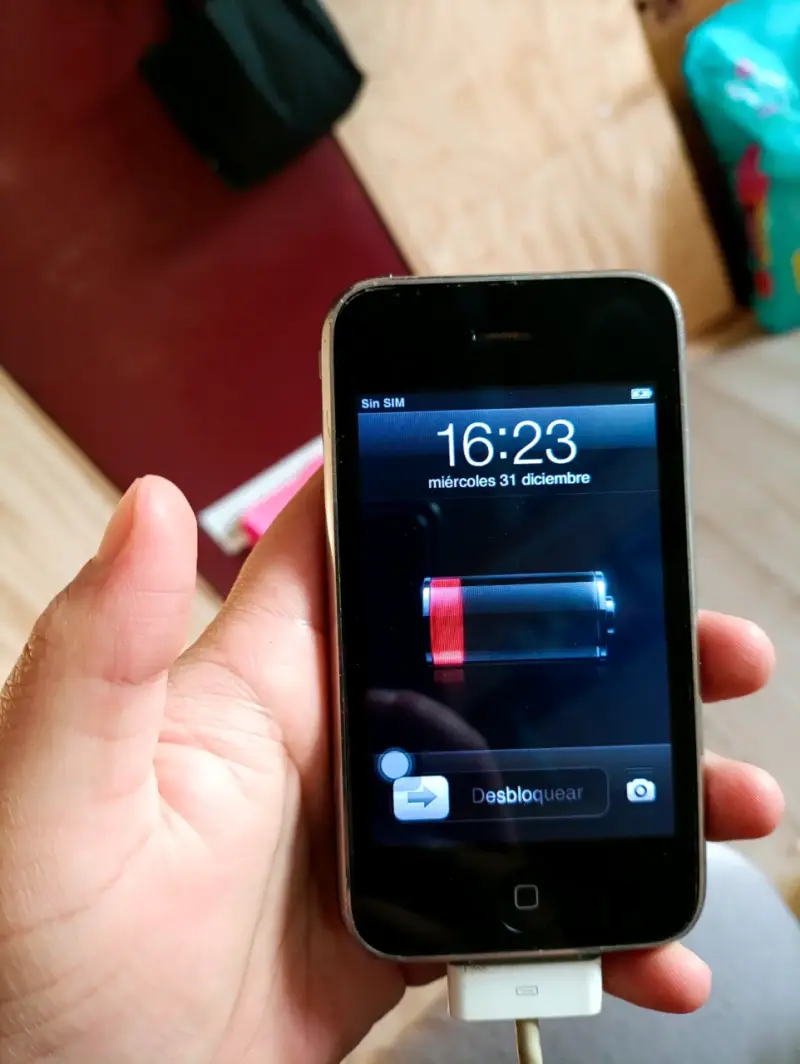 RELIQUIA iPhone 3G 8GB en buen estado general - 6
