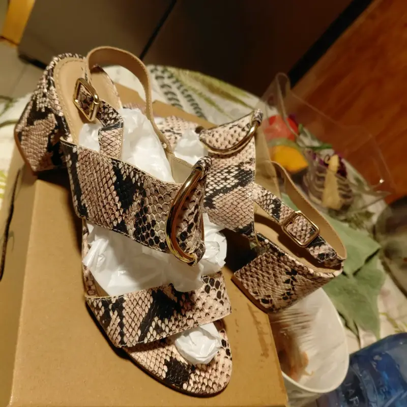 Sandalias de mujer con estampado de serpiente - 2