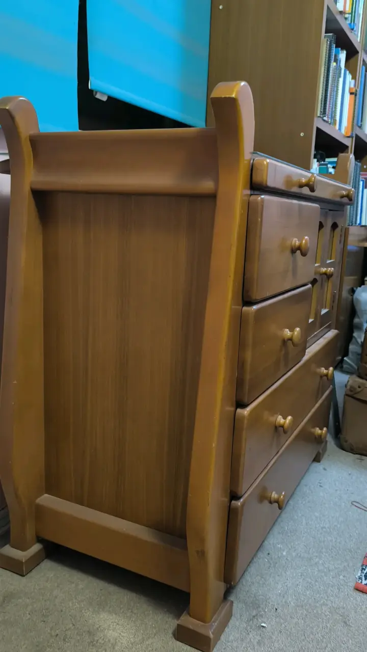 Cómoda de madera con cajones y puerta lateral - 3