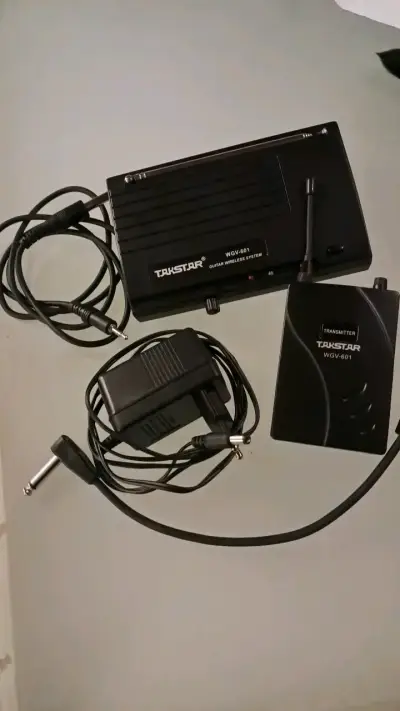 Sistema inalámbrico para guitarra Takstar WGV-601 - miniatura 1