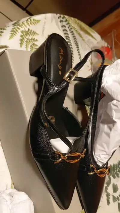 Zapatos de tacón negro con hebilla Mango Nuevas. - miniatura 3