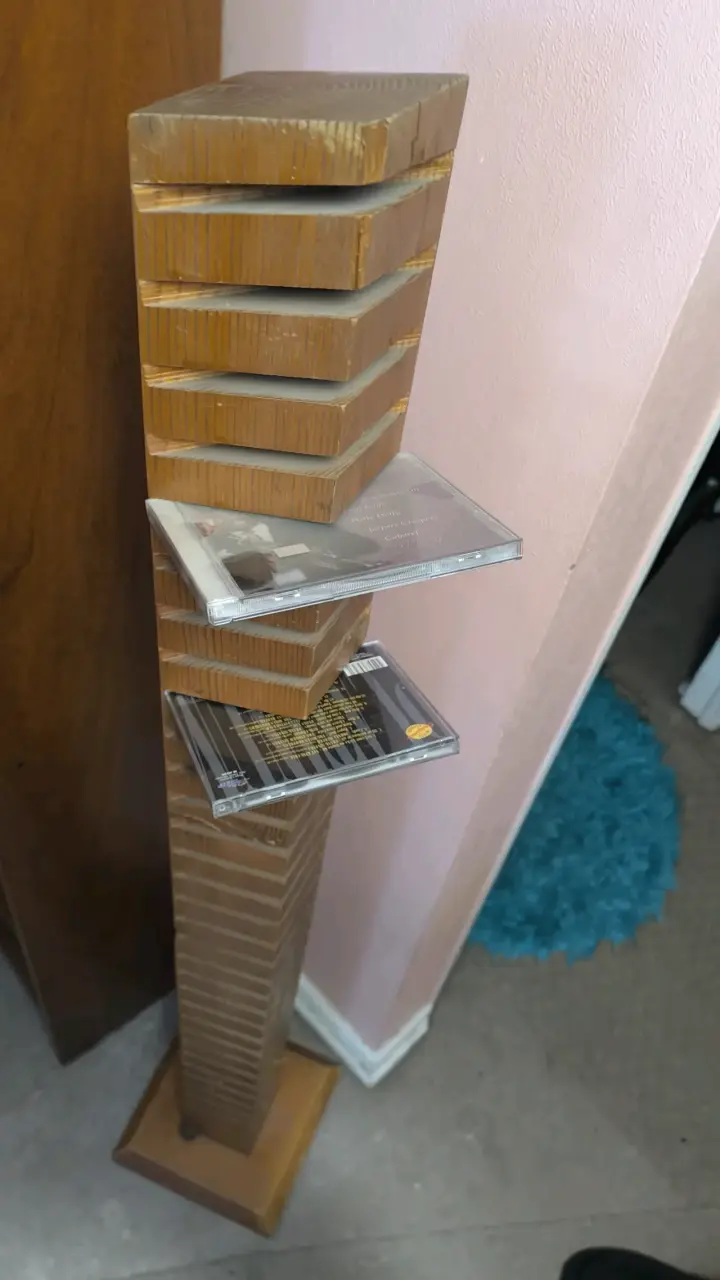 Torre organizadora de CDs de madera - 3