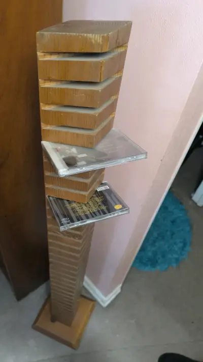 Torre organizadora de CDs de madera - miniatura 3