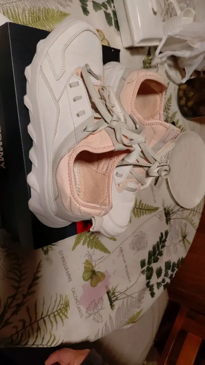 Zapatillas deportivas blancas y rosadas para mujer