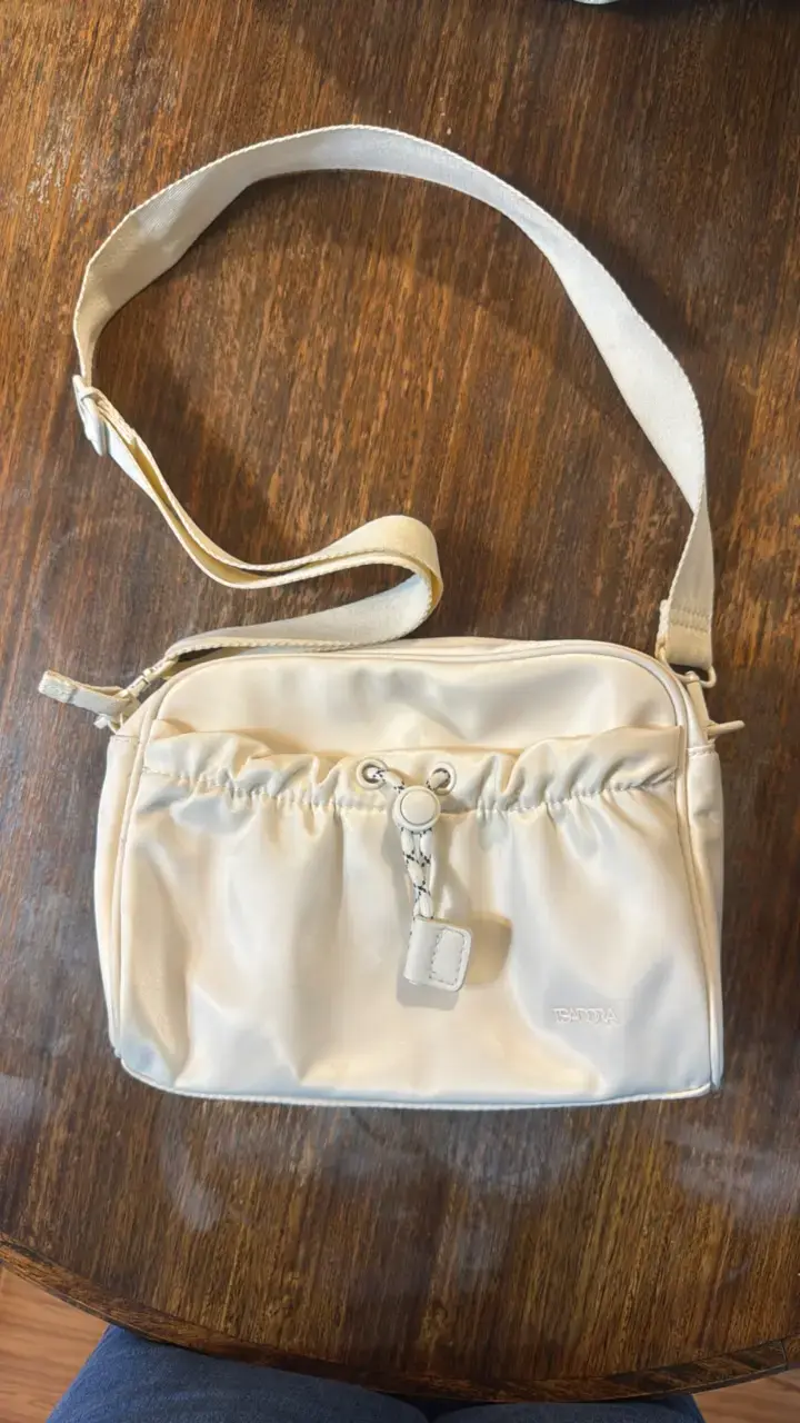 Bolso bandolera blanco elegante - 1