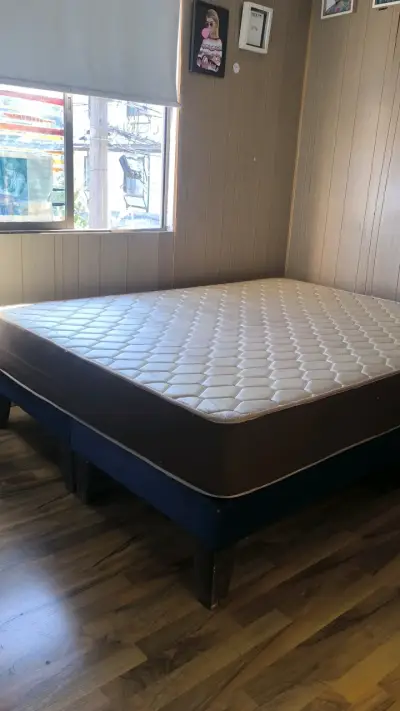 Cama americana con colchón de dos plazas - miniatura 1