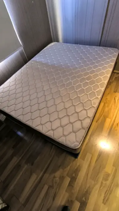Cama americana con colchón de dos plazas - miniatura 2