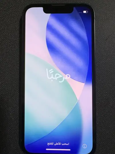 iPhone 13 en buen estado con caja original - miniatura 1