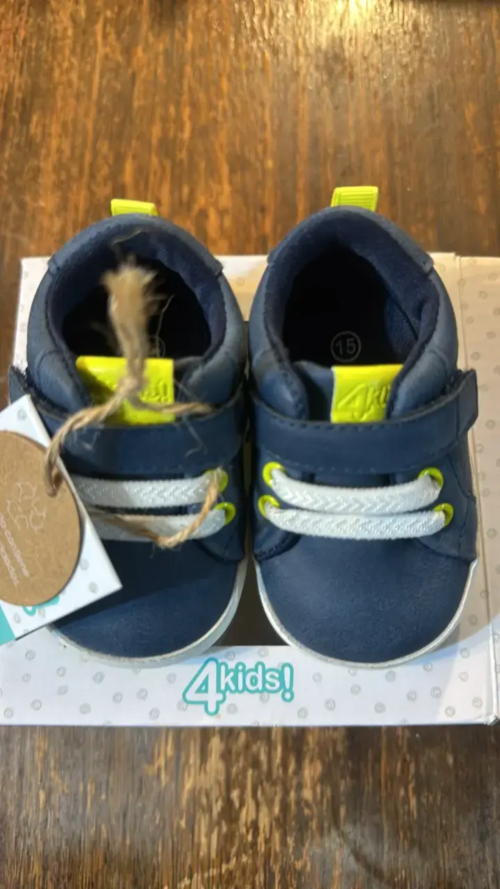Zapatillas para bebé azul con detalles amarillos - 2