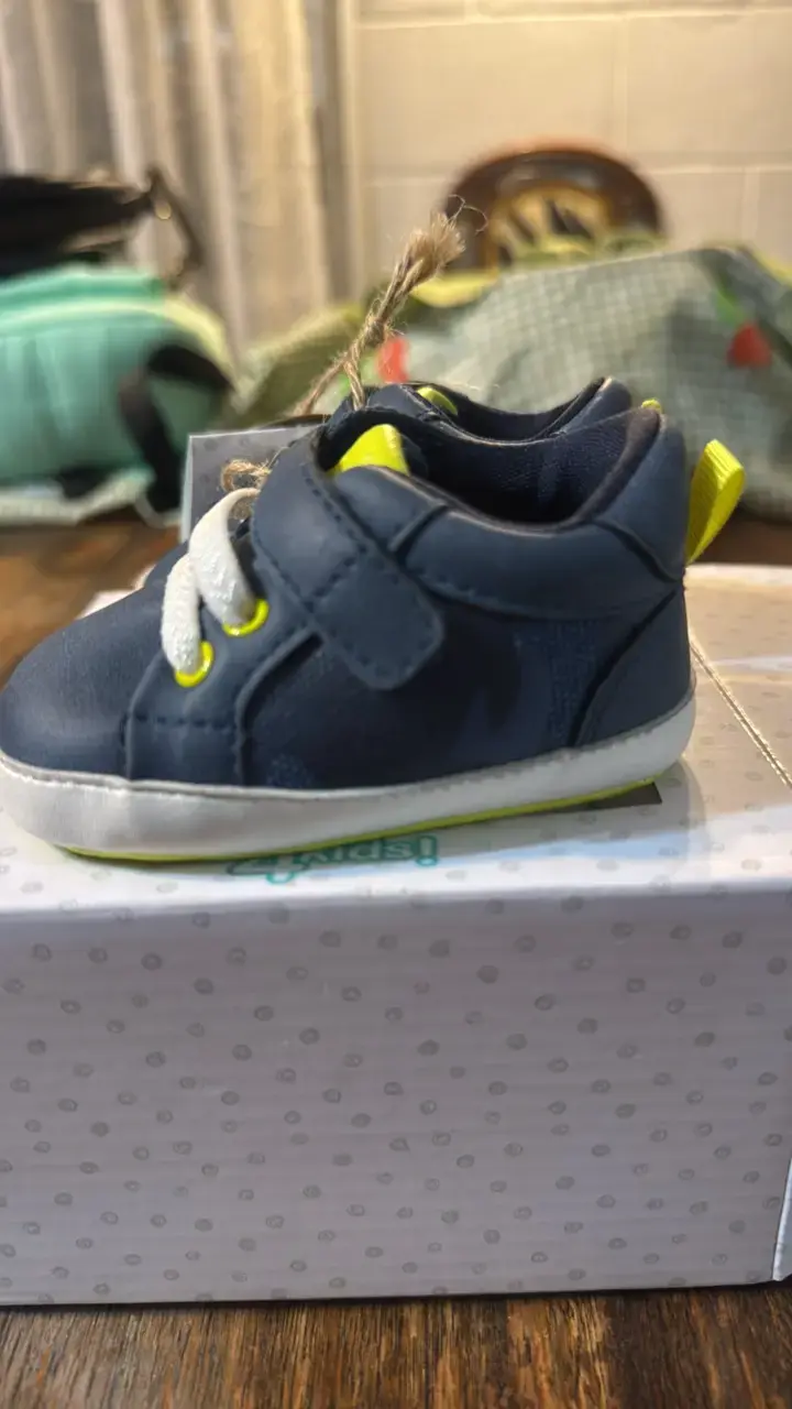 Zapatillas para bebé azul con detalles amarillos - 4