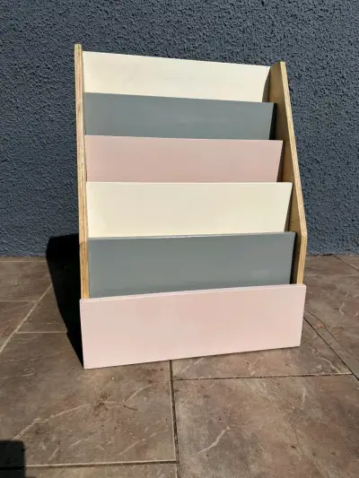 Estante de madera para libros infantil - miniatura 1