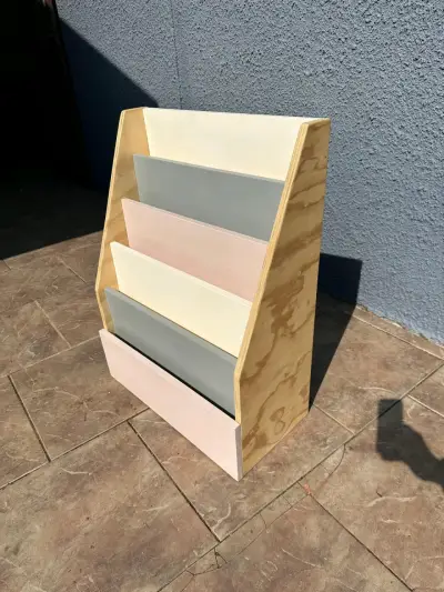 Estante de madera para libros infantil - miniatura 2