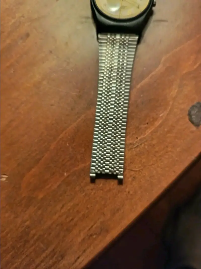 Reloj Q&Q de pulsera con correa metálica - 3