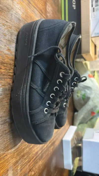 Zapatillas negras de lona Victoria con plataforma - miniatura 2