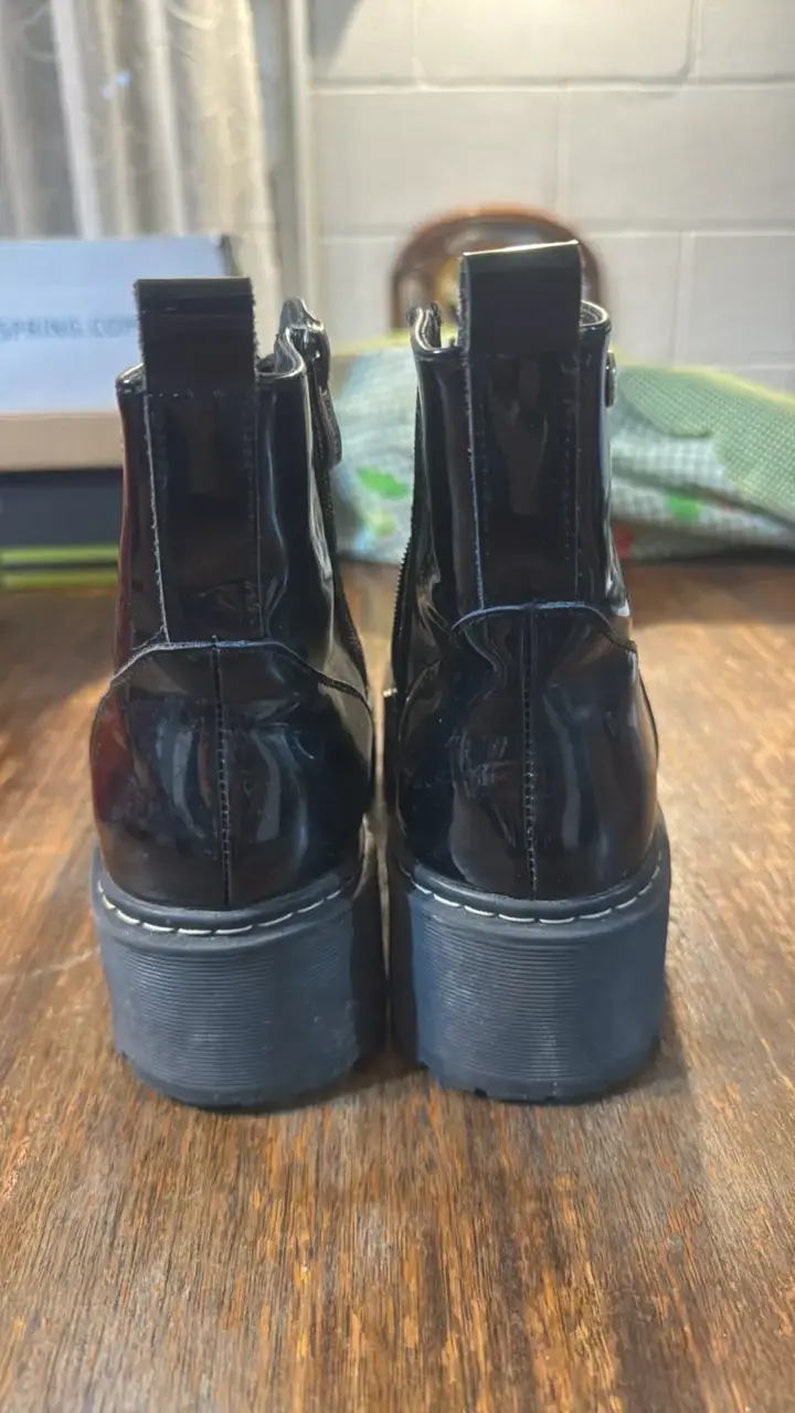 Botas negras de charol con plataforma - 3