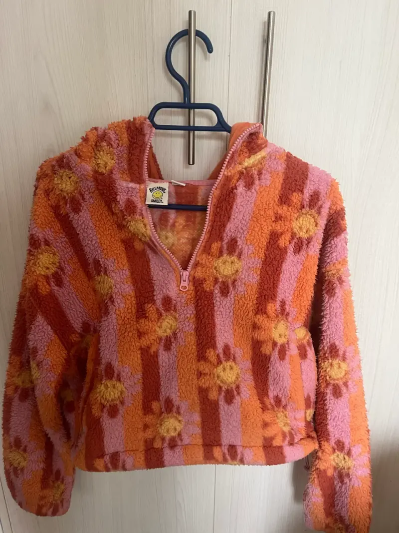 Polerón Billabong Smiley de felpa con diseño floral - 1
