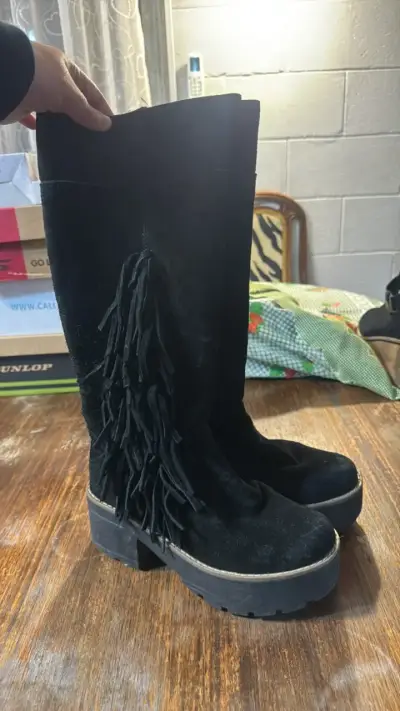 Botas negras con flecos de plataforma - miniatura 1