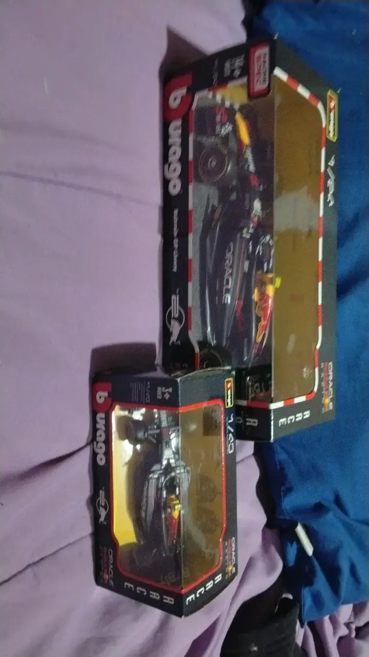 Modelos a escala burago Red Bull Racing - 2