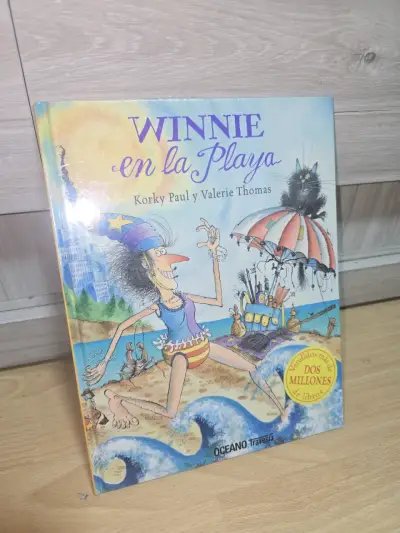 'Winnie en la Playa' de Korky Paul y - miniatura 4